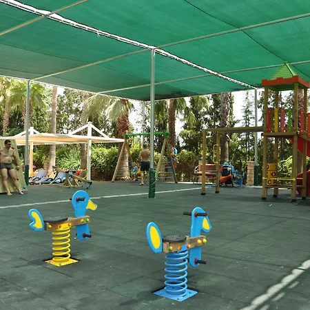 Club Grand فندق 5*