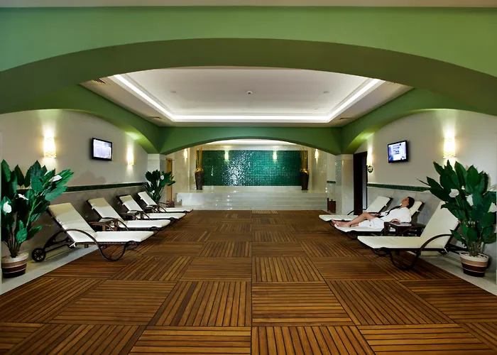 Ξενοδοχείο Club Grand 5*