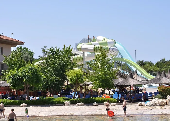 Ξενοδοχείο Club Grand